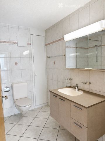 À LOUER SPACIEUX 4,5 PIÈCES AVEC BALCON, ASCENSEUR, GARAGE - Photo 3