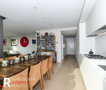 Condo in Downtown Vancouver, BC - Photo 6