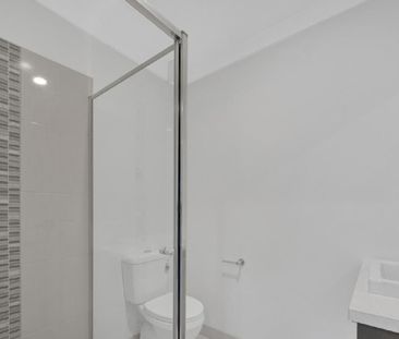 Spacious 4 Bedroom Home in Thornhill Park - Photo 4