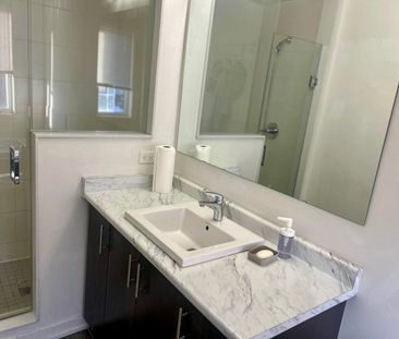 For Lease - 142 Salterton Circle, Vaughan, Ontario - Photo 4