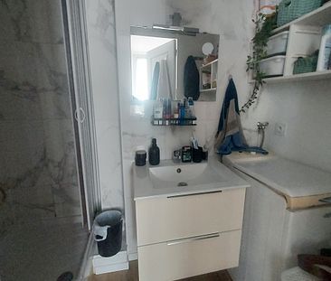 Appartement 2 pièces 33m2 MARSEILLE 4EME 630 euros - Photo 3