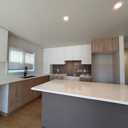 Appartement style Condo 4 1/2 PLUS OU 5 LUMINEUX - Photo 3