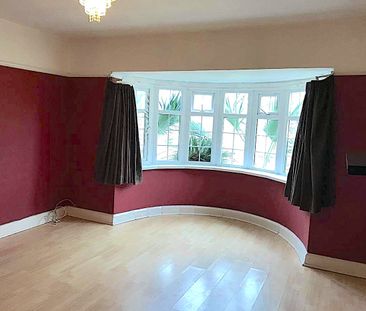 Chichester Avenue, Hayling Island, Havant PO11 9EZ - Photo 2