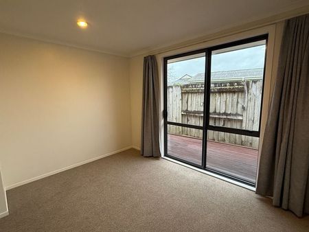 3 bedrooms 3 bathrooms plus 1 hobby room for rent - Photo 2