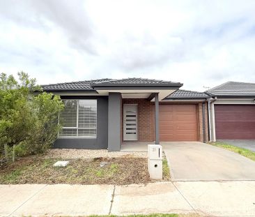“Modern Family Home in Tarneit with 3 Bedrooms” - Photo 4