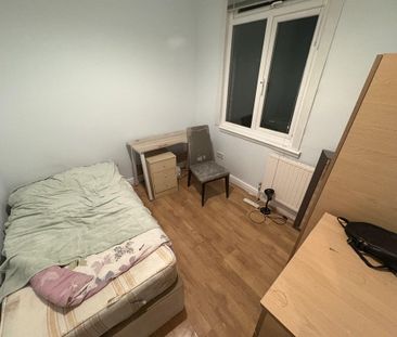 3 bedroom ground floor flat to rent - Photo 3