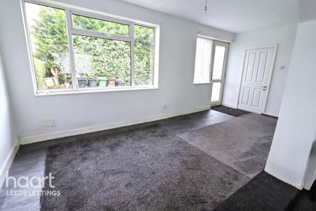3 bedroom semi-detached house to rent - Photo 4