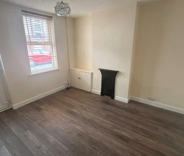 Terraced House to rent on - Photo 3