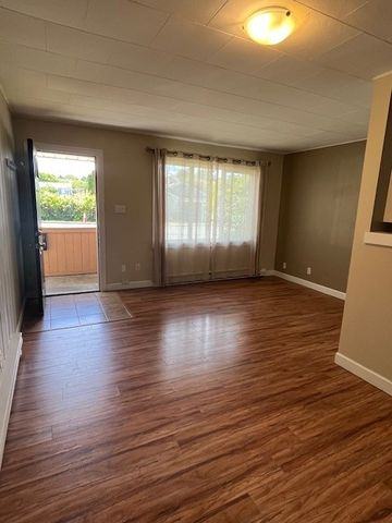 Cozy Two Bedroom Duplex in Nanaimo’s University District - Photo 3