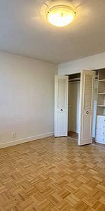 Spacious ground-floor 2 bed 1 bath apartment at the David Craig - Photo 4