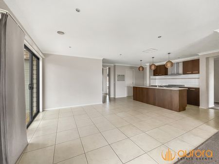 7 Sancho Drive, Cranbourne East VIC 3977 - House For Rent | Domain - Photo 4