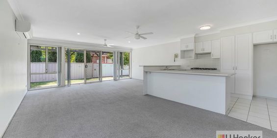 CONTEMPORARY VILLA IN SENSATIONAL ASHTONFIELD!! - Photo 3