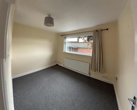 17 Hollygate Park, Carryduff, Belfast, BT8 8DZ - Photo 3