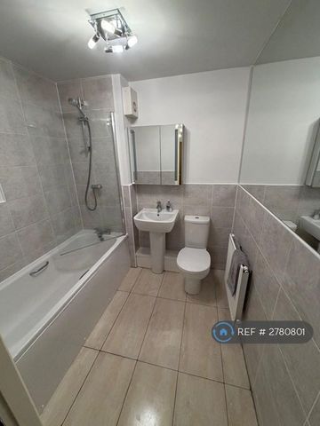 2 bedroom flat to rent - Photo 5