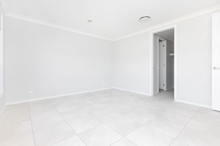 3 Garrison Way, Chisholm NSW 2322 - House For Rent | Domain - Photo 3