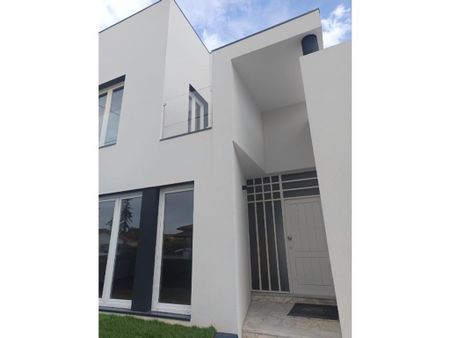 3 room luxury House for rent in Vila Nova de Gaia, Distrito do Porto - Photo 5