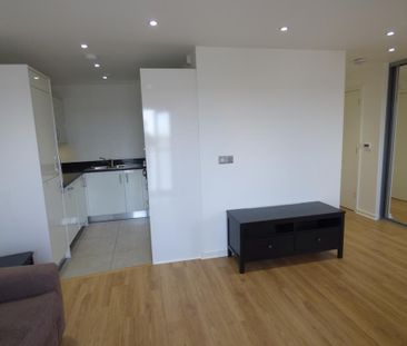 Studio to rent - Photo 1