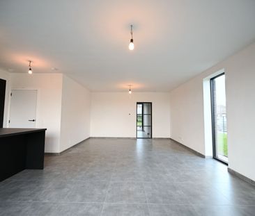 Moderne en ruime open bebouwing (nieuwbouw) met 4 slaapkamers en tuin! - Photo 2