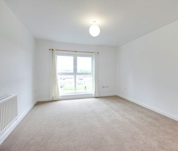 Flat to rent on - Photo 1