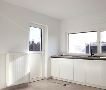 Gunstig gelegen ruime woning met garage en tuin. - Photo 3