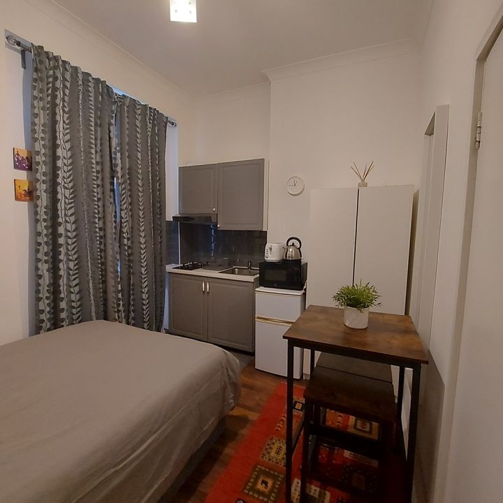 Studio Flat, London, W12 - Photo 1
