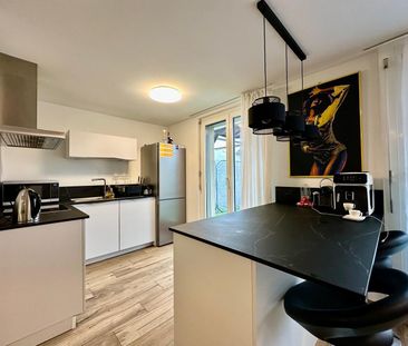 Modern penthouse apartment with large terrace and view - Photo 1