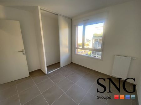 T4 AVEC LOGGIA + PARKINGS - Photo 3