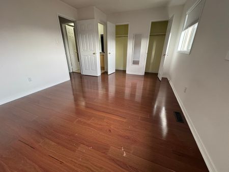 For Lease - 830 Avonshire Court Unit# Entire Property, Mississauga, Ontario - Photo 2