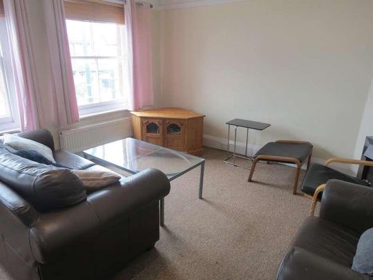 Bedroom Flat In Moordown, BH9 - Photo 1