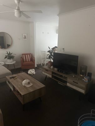 Hawthorn East - Photo 1