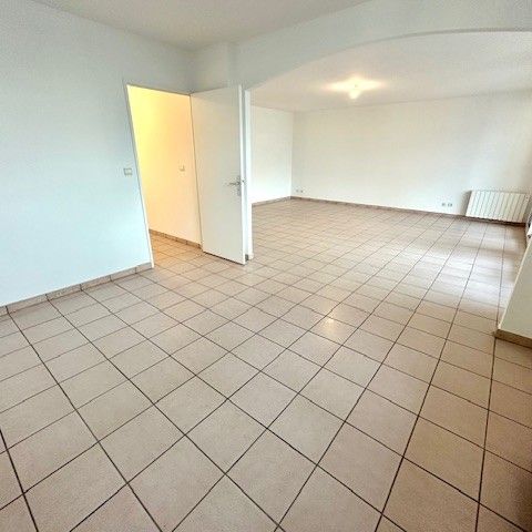 Location Appartement 5 pièces 112m² BRON 69500 - Photo 1