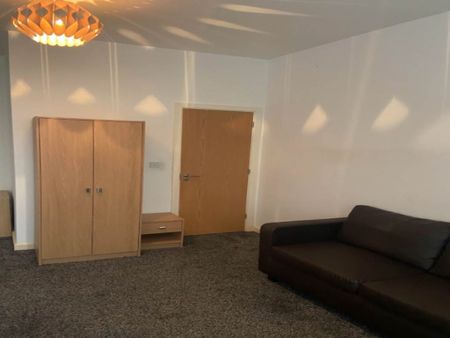 Flat 2, Swallow Hill, 353 Tong Road, Leeds, LS12 4QG - Photo 4