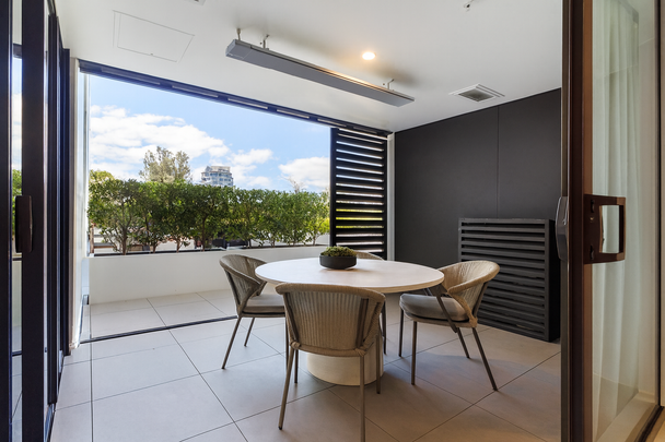 Luxury Apartment. Unbeatable Location - Photo 1