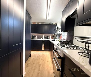 3 bedroom apartment to rent - Photo 1