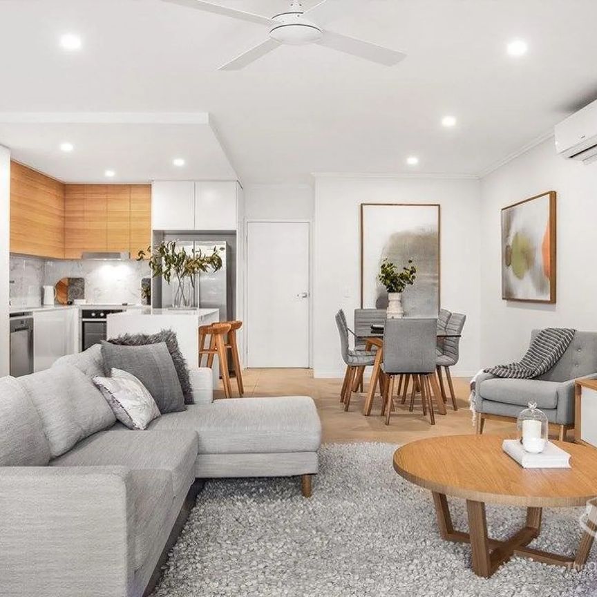 Robina’s Contemporary Gem – Terrace Living with Supreme Comfort and Lifestyle Appeal - Photo 1