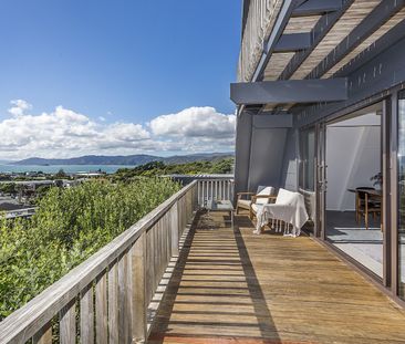 49 Mantell Street, Seatoun - Photo 2