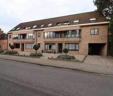 Een gerenoveerd appartement op de benedenverdieping rechts van de r... - Photo 4