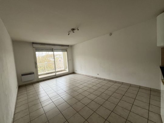 Location Appartement 1 pièce 37m² LE MONASTERE 12000 - Photo 1
