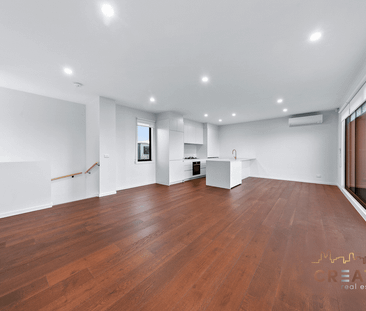 STYLISH & CONVENIENT LIVING IN SUNSHINE NORTH - Photo 4