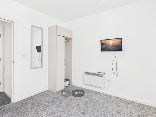2 bedroom flat to rent - Photo 1