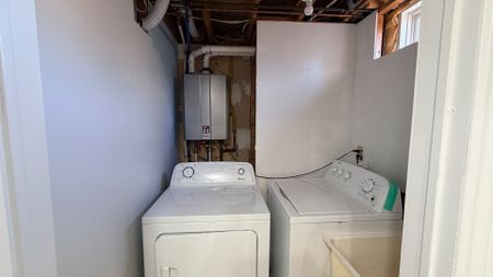 For Lease - 494 Cody Crescent Unit# Bsmt, Newmarket, Ontario - Photo 2