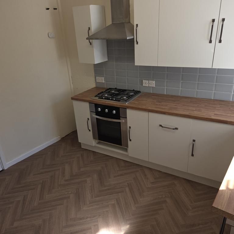 2 bedroom cottage to rent - Photo 1