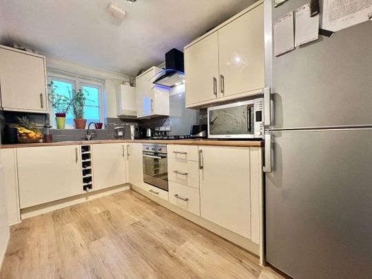 Park Cottage Drive, Fareham - Photo 1