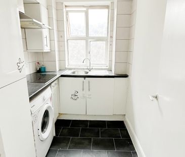 NOW in Hyde Park// 10 mins walk to Mayfair!!! - Photo 4