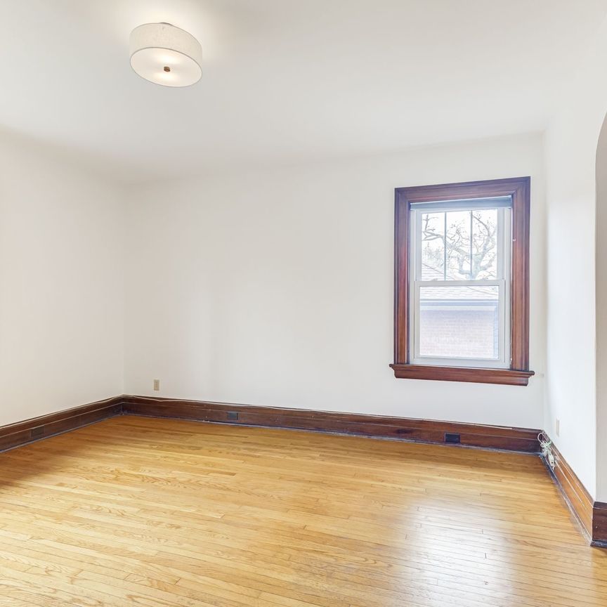 For Lease - 32 Hollywood Crescent, Toronto, Ontario - Photo 1