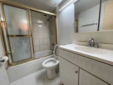 For Lease - 5 Massey Square Unit# 2411, Toronto, Ontario - Photo 5