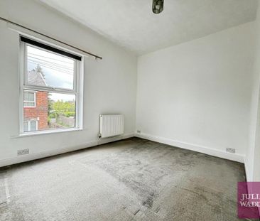 2 bedroom end of terrace house to rent - Photo 1