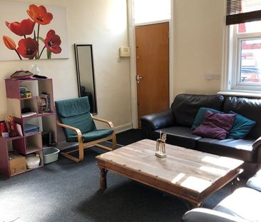 Room in a Shared House, Winfield Terrace, LS2 - Photo 2