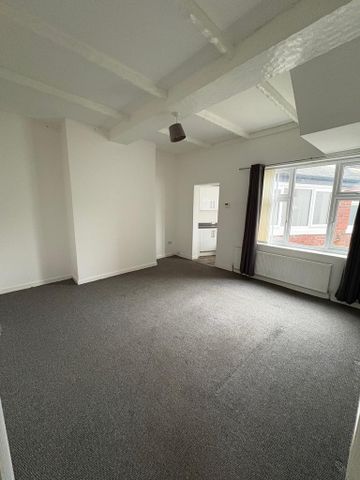 4 bedroom terraced house to rent - Photo 2