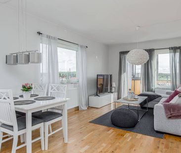 Valsta Gårdsväg, Märsta - Photo 2